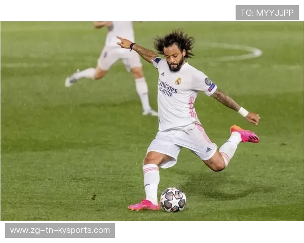 皇家马德里中路推进突然加速撕裂整片空档