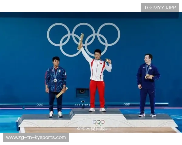 世界举重青年赛中国队多名选手登上领奖台 世界举重青年赛中国队多名选手登上领奖台